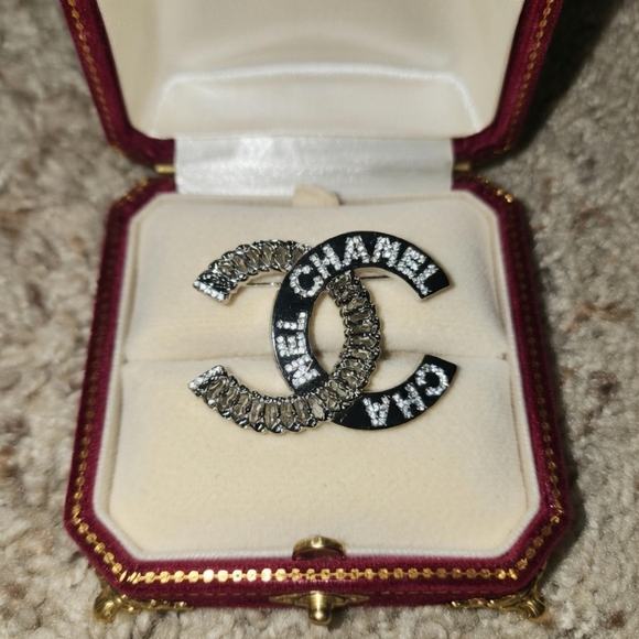 FOLLOW ME EVERYWHERE I LIKE IT 👁👁👋🏾 - Picture 12 of 16